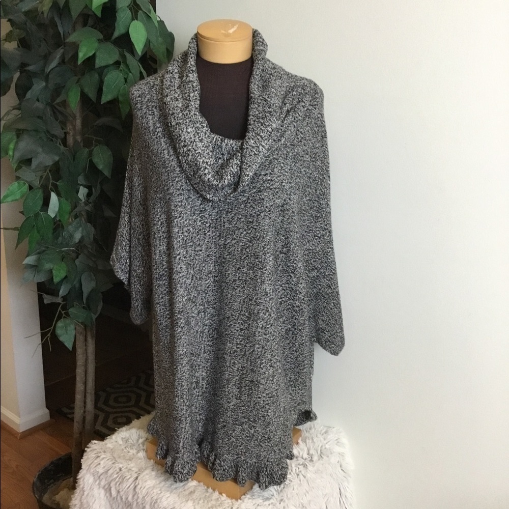 STUDIO Works Woman 1X short sleeve cowel